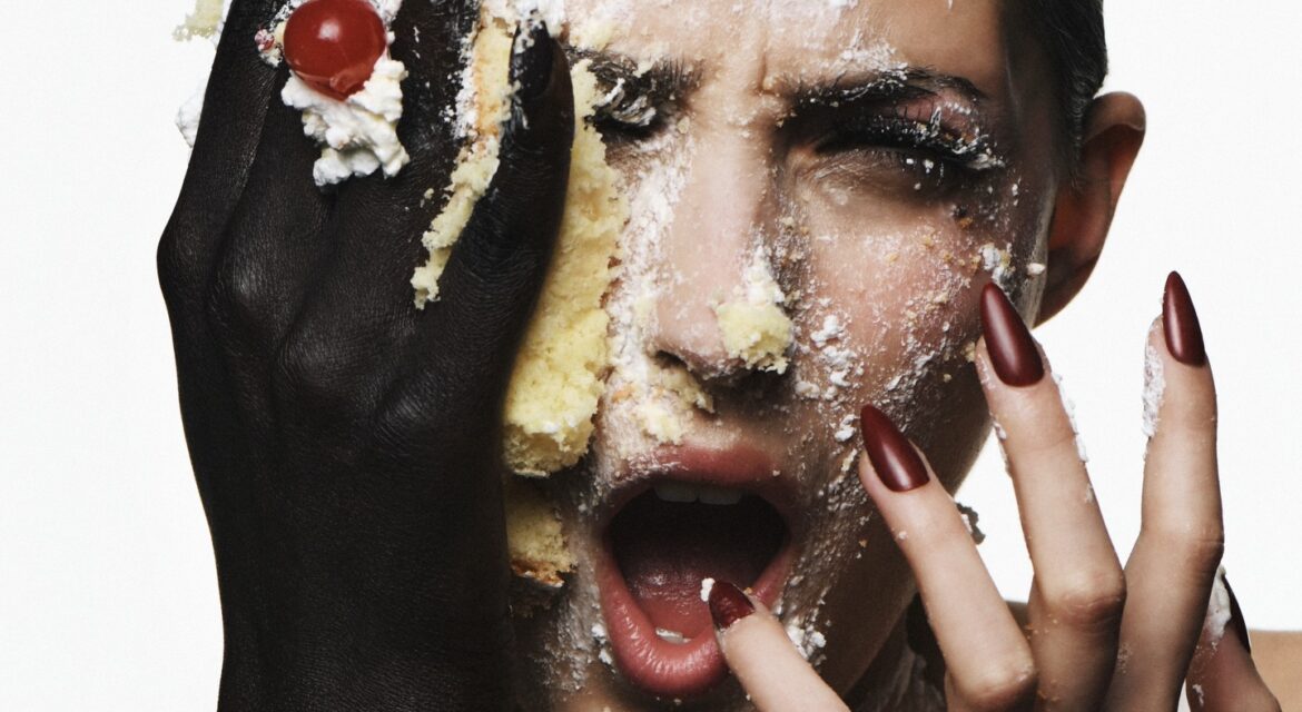 WEDDING CRASHERS — LOVE MAGAZINE